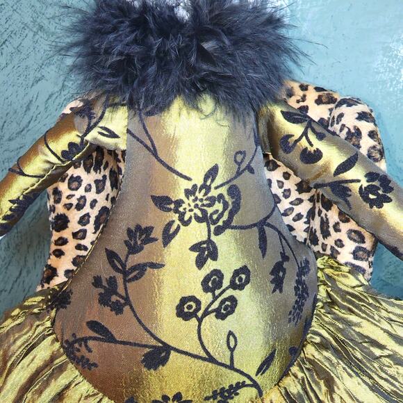 Snow Lady Plush Doll Green Floral Dress Velvet Hat Feather Collar Holiday Decor - Picture 5 of 6